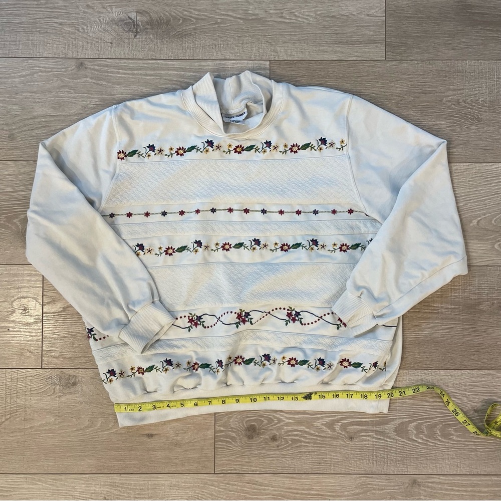 Vintage Floral Embroidered White Sweater